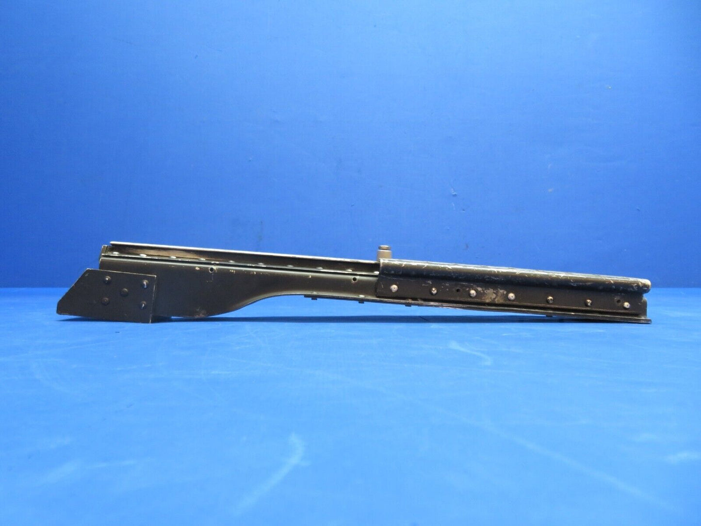 Cessna 310 / 310Q LH Seat Track INBD Rail P/N 0812987-8 (0823-684)