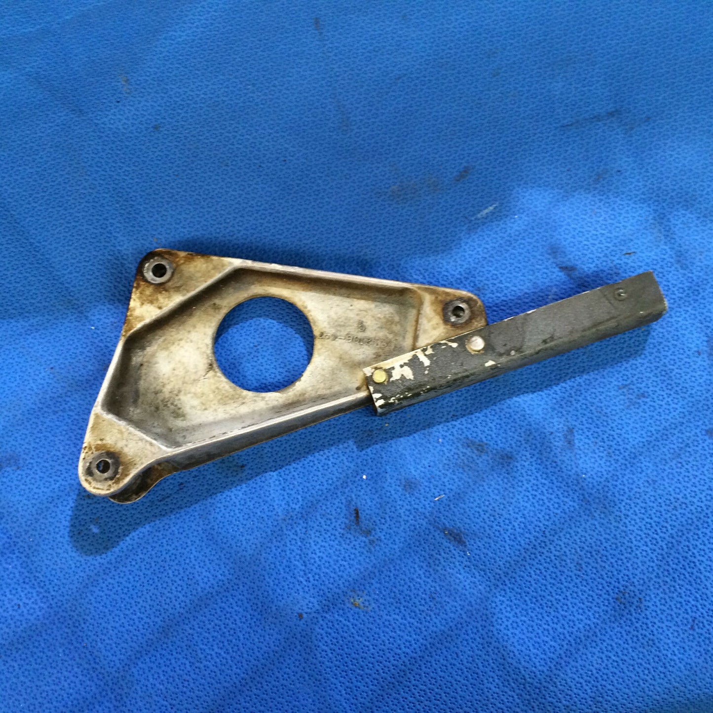 1955 Cessna 310 Bellcrank Nose Gear P/N 0842140-2 (0316-54)