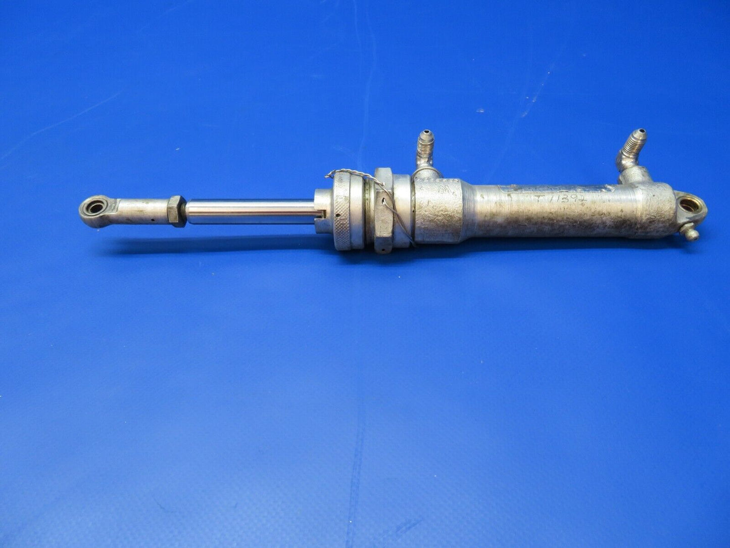 Boeing Hydraulic Actuating Cylinder P/N 4233666 (0922-498)