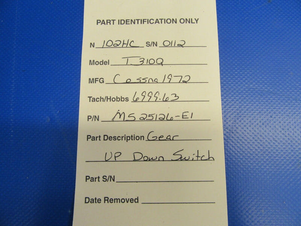 Cessna 310 / T310Q Gear Up Down Switch 0813525-4, MS25126-E1 (0619-370)