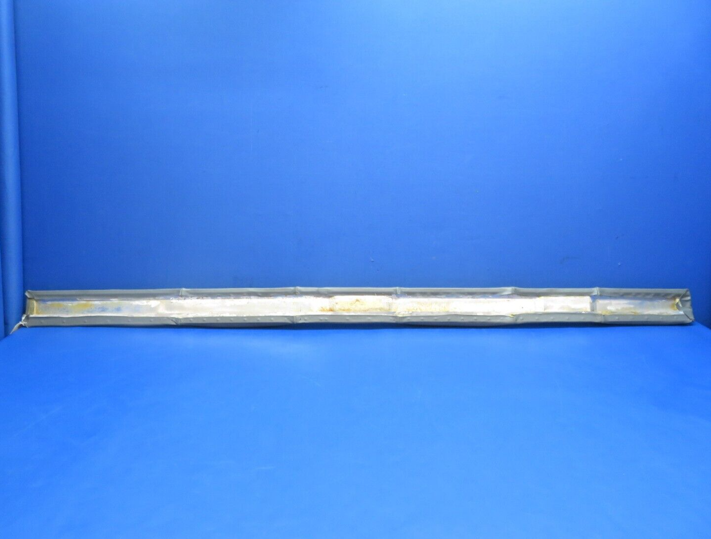 Cessna 310 / 310Q LH Arm Rest Assy Grey Vinyl P/N 0811814 (0823-628)