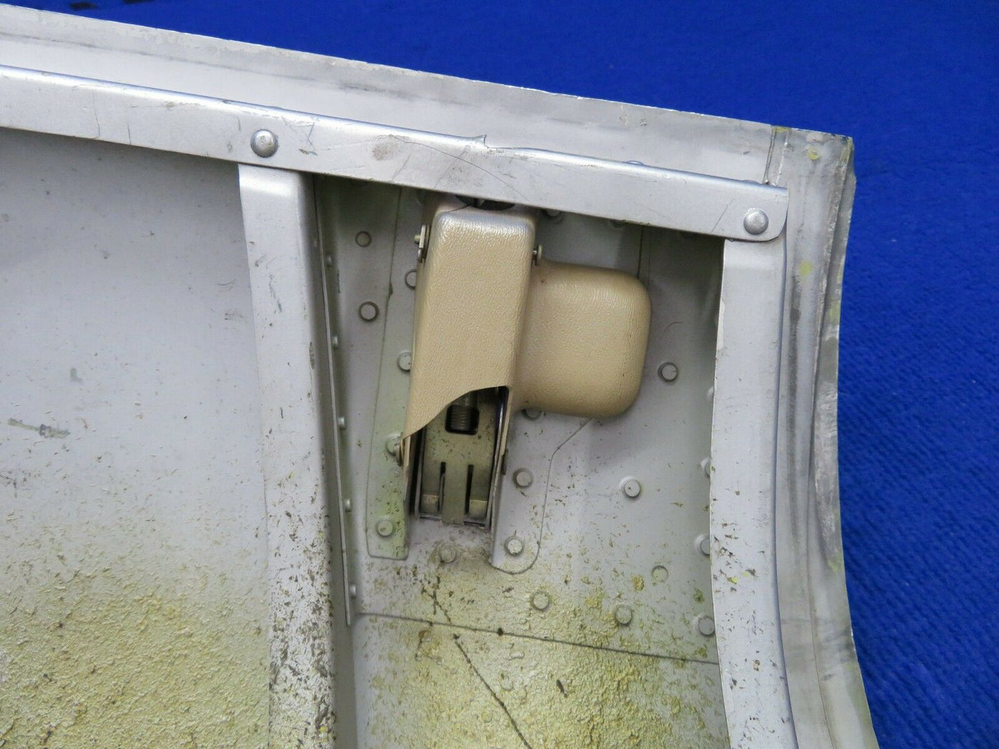 Beech 58 Baron Nose Baggage Door Assy P/N 002-410055-3 NO KEY (0422-15)