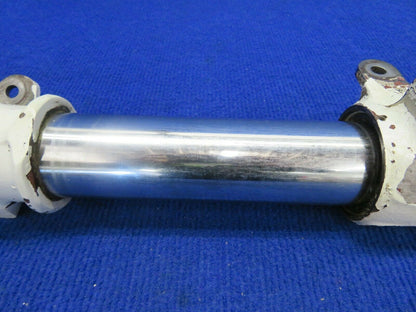 1956 Cessna 310 Main Landing Gear LH P/N 0841000-97 (0422-77)