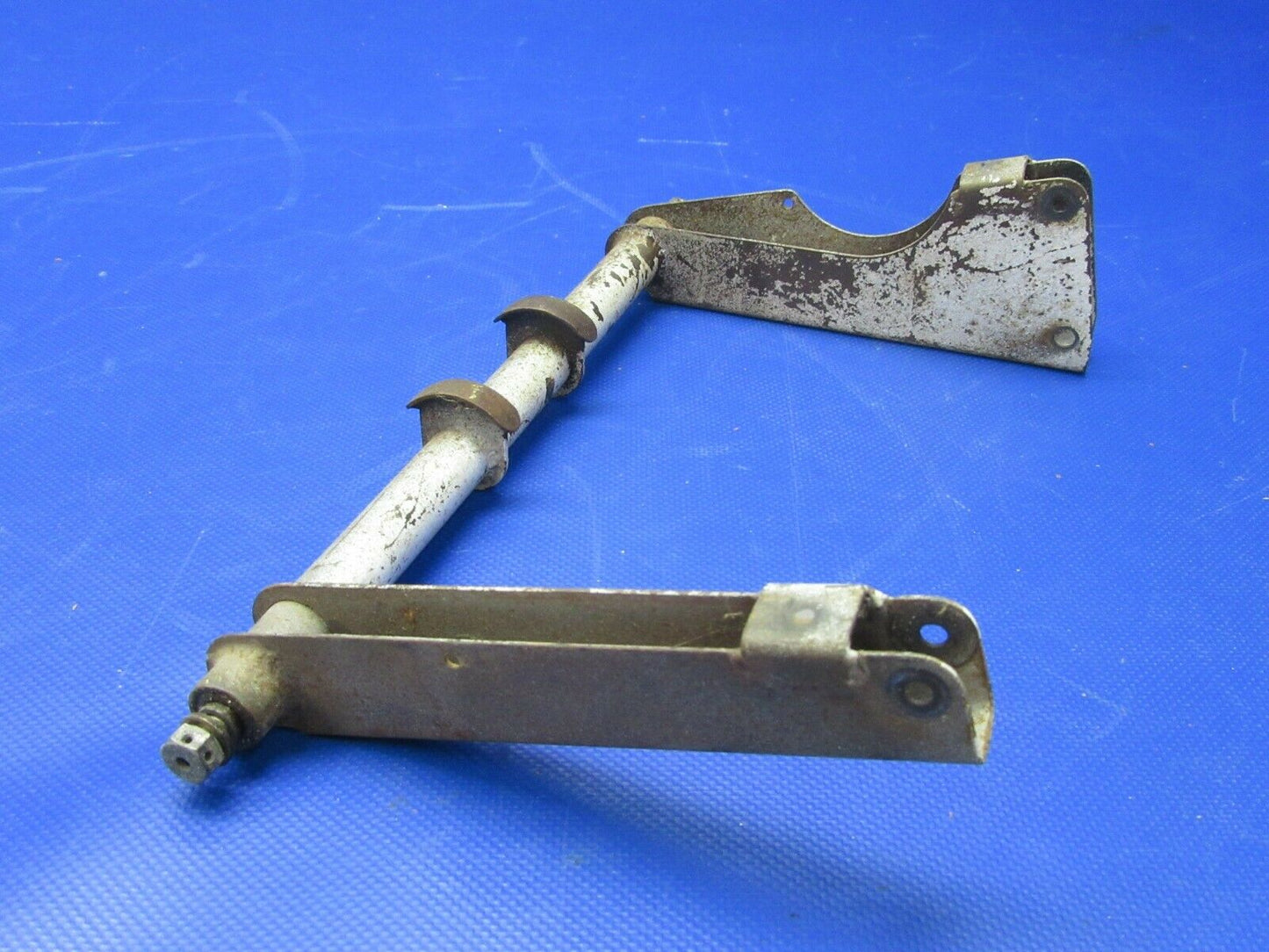 Cessna 210 / P210N Nose Gear Door Torque Tube P/N 1217077-1 (0421-545)