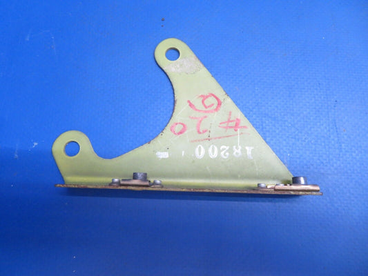 Piper Bracket Assy Front Center Baffle P/N 18200-000 NOS (1122-660)