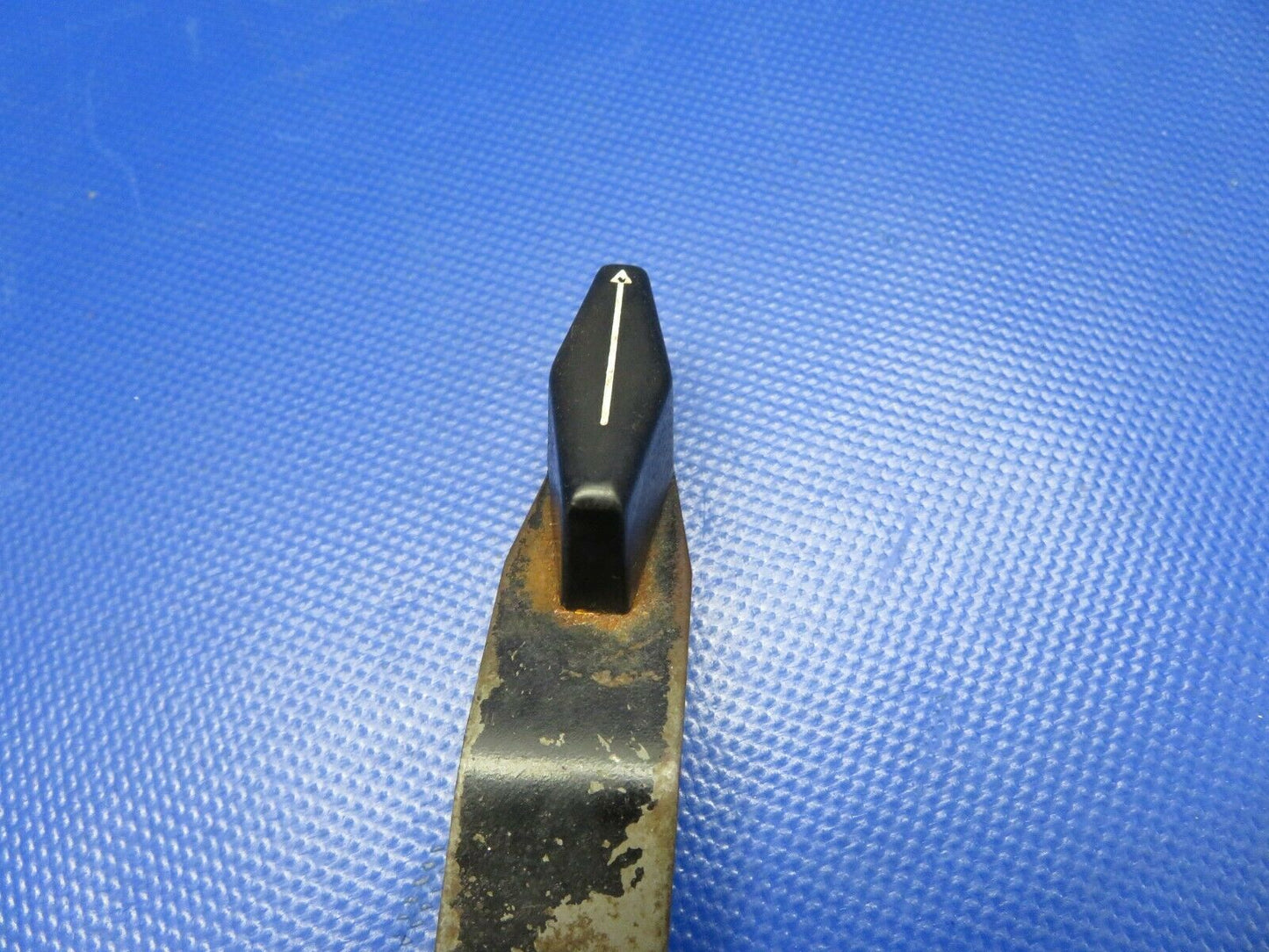 Piper PA-32R-300 Lance Fuel Selector Lever P/N 69088-05 (0121-187)