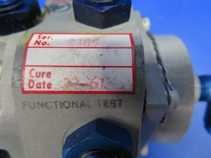 Beech Baron 95-A55 H & E ACFT Fuel Selector Valve RH HE 825-1 (0420-55)