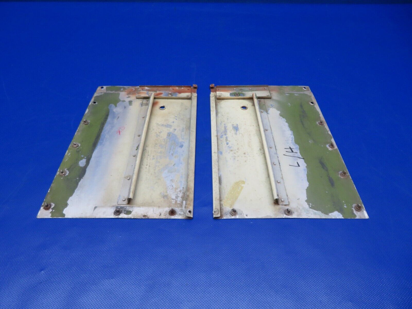 Cessna 337 / 337E LH & RH Removable Flap Gap Panel P/N 1522020-6 (1223-304)
