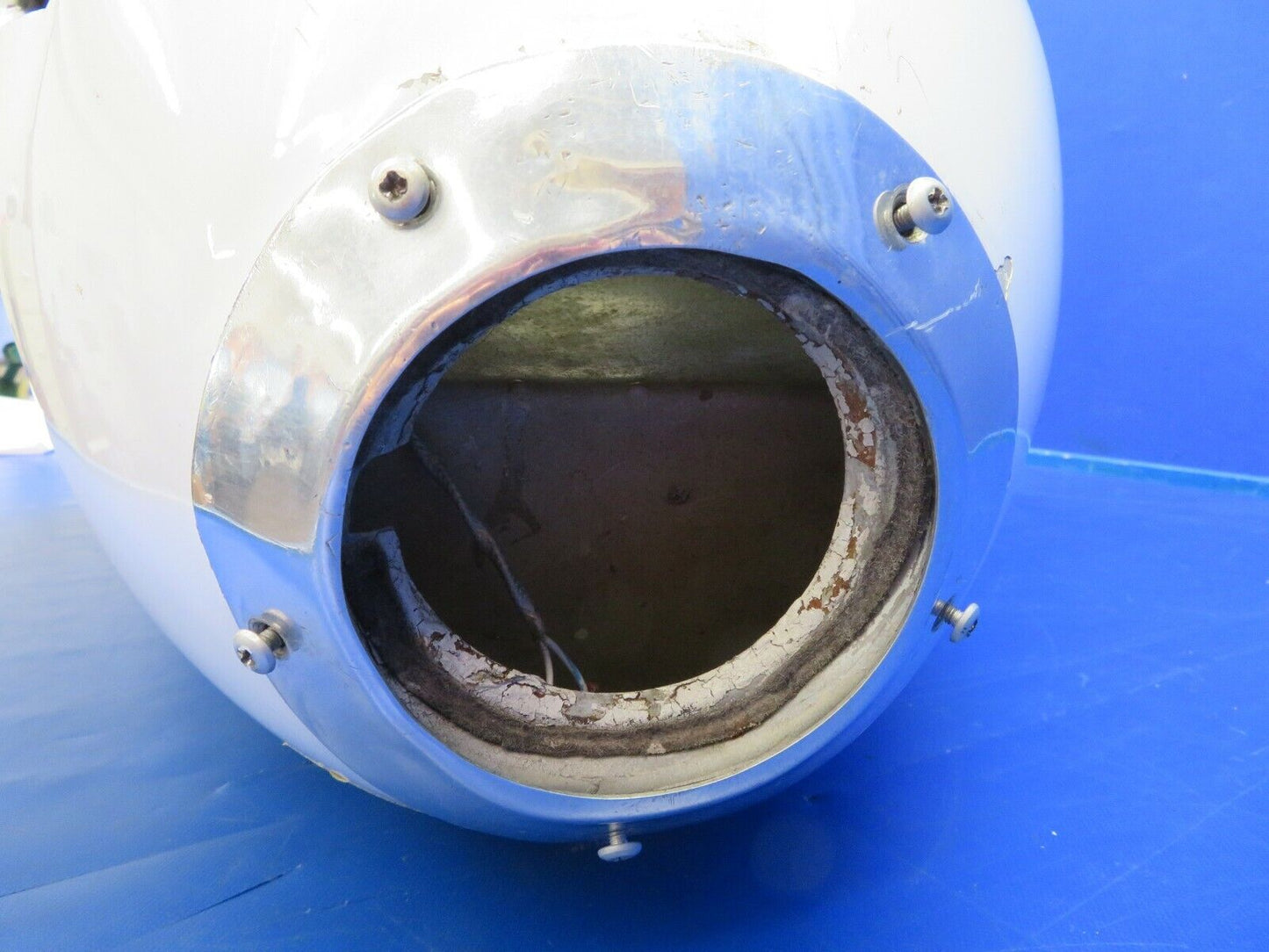 1964 Beech Baron 95-B55 Nose Cone w/ Taxi Light P/N 96-410021-607 (0620-552)