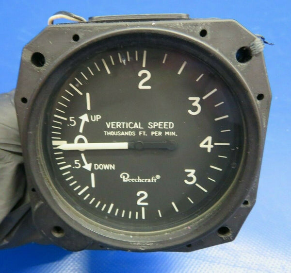 Beech Baron 58P UI 7040 Vertical Speed Indicator 100-384054-3 (0320-259)