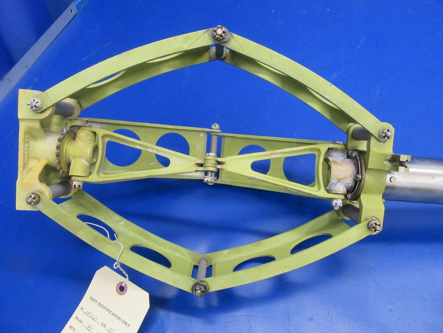 Beech Baron 95-B55 Control Column, Hanger & Tube 96-524017-23 (1118-12)