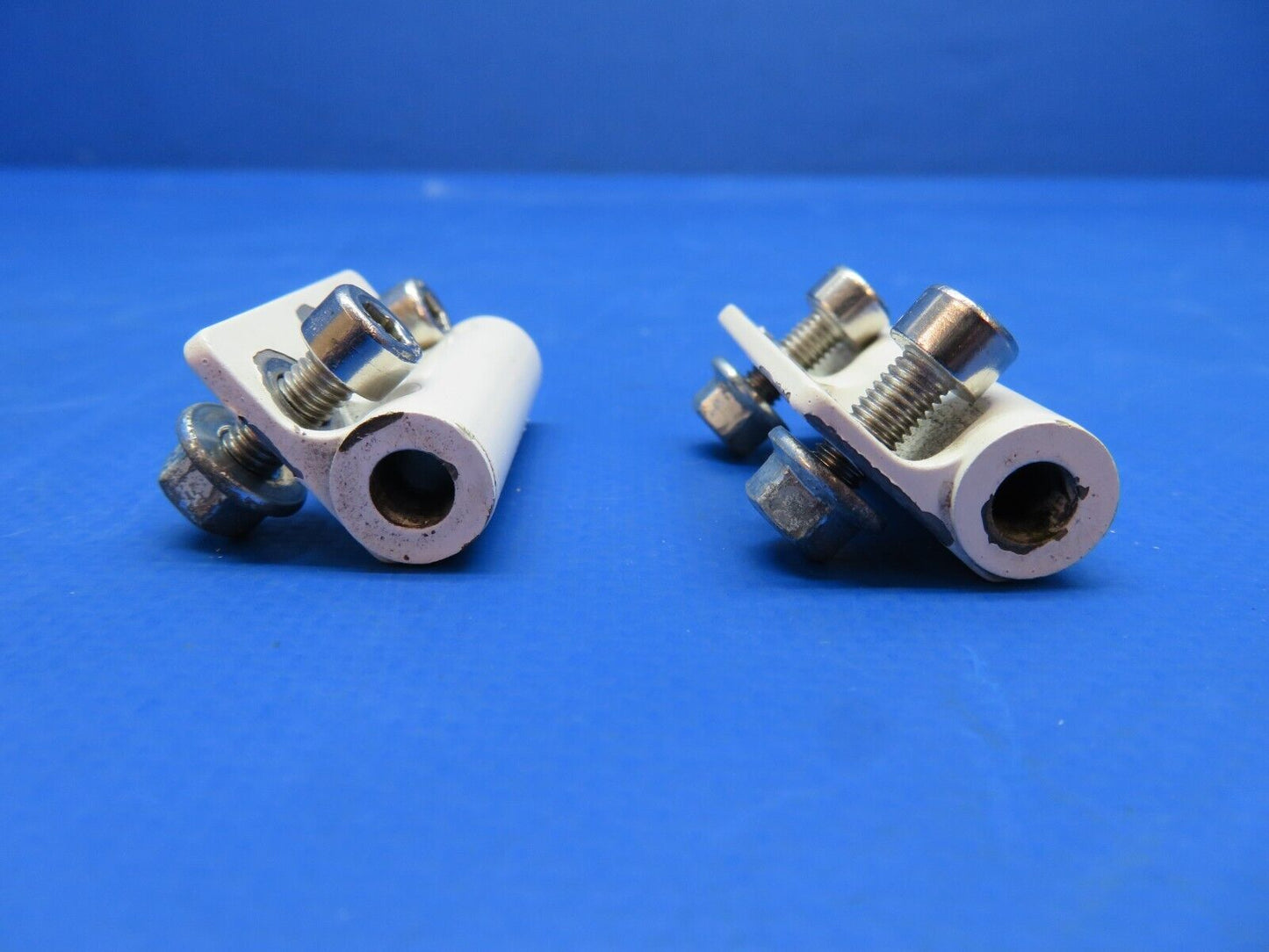 Diamond DA-42 DS Hinge LH Flap Hinge P/N HI1-LH LOT OF 2 (0623-113)