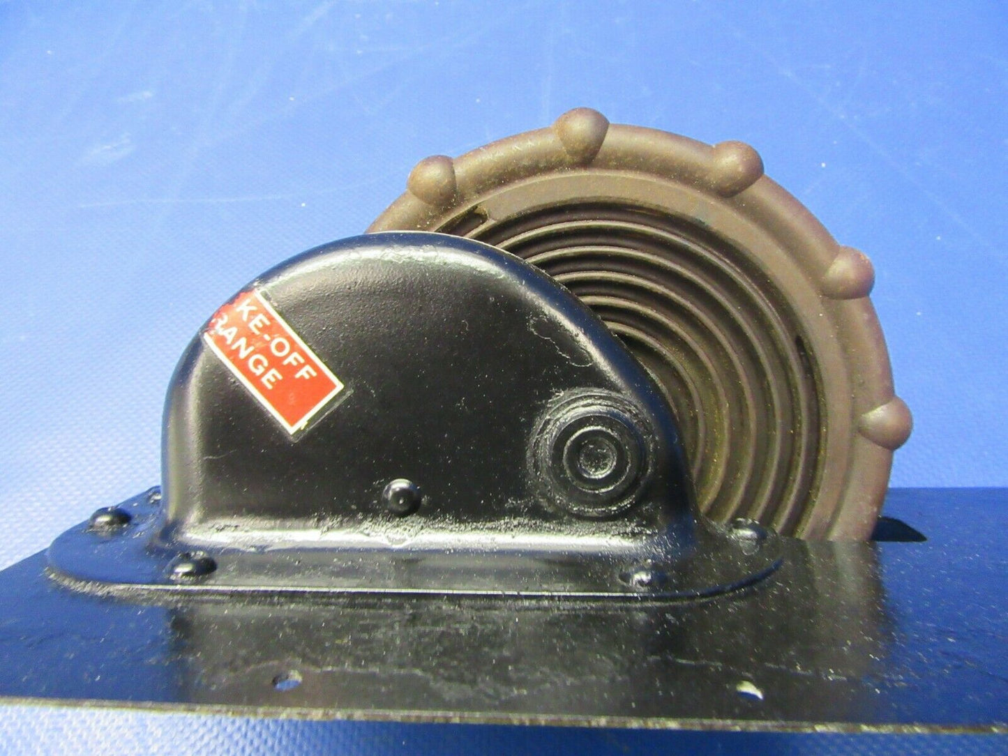 Cessna 172C Wheel Elevator Tab Control  w/ Cover & Bracket 0510127 (0821-590)