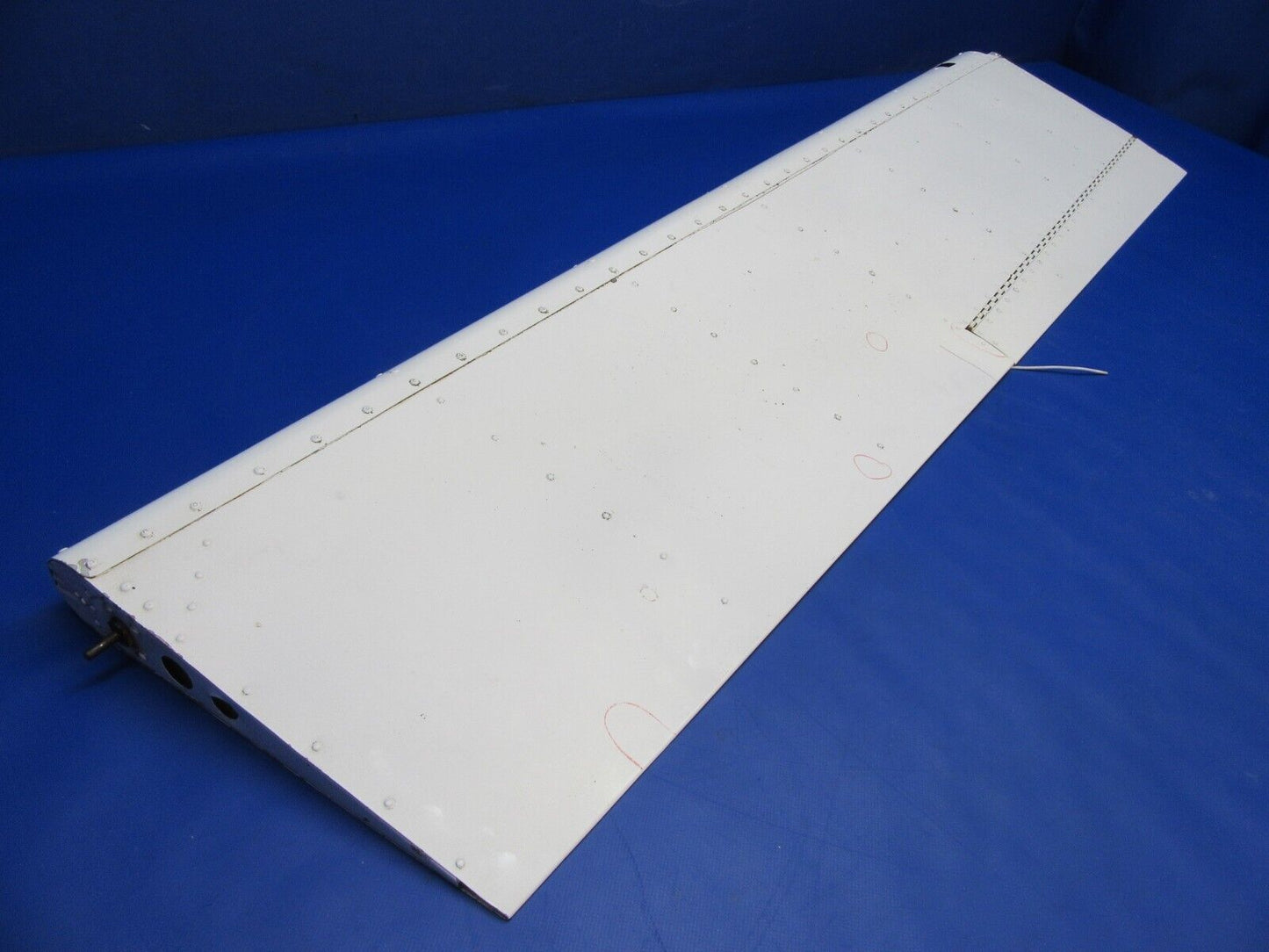 Cessna 401 LH Aileron P/N 5024000-63, Alt P/N 5024000-65 (1022-202)