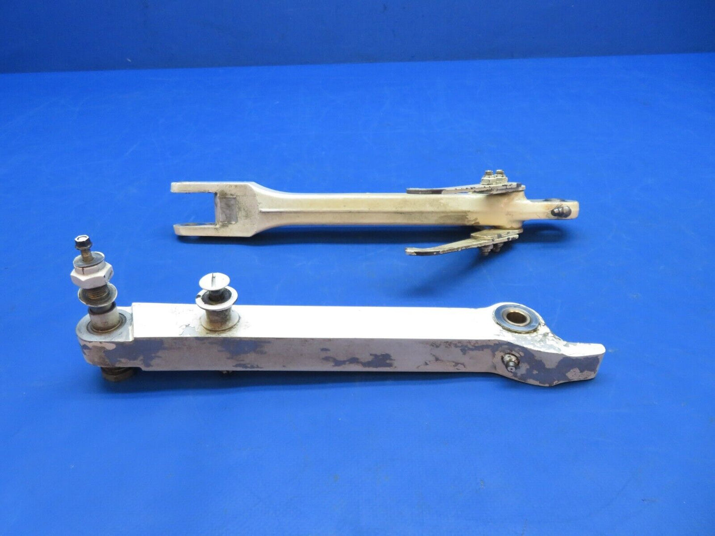 Cessna 310 / 310Q LH Side Brace Assy MG Retract P/N 5141001-33 (0823-787)