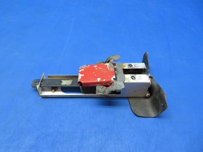 Piper PA-28R-180 Latch Assy Cabin Door P/N 68188-00 (1123-494)