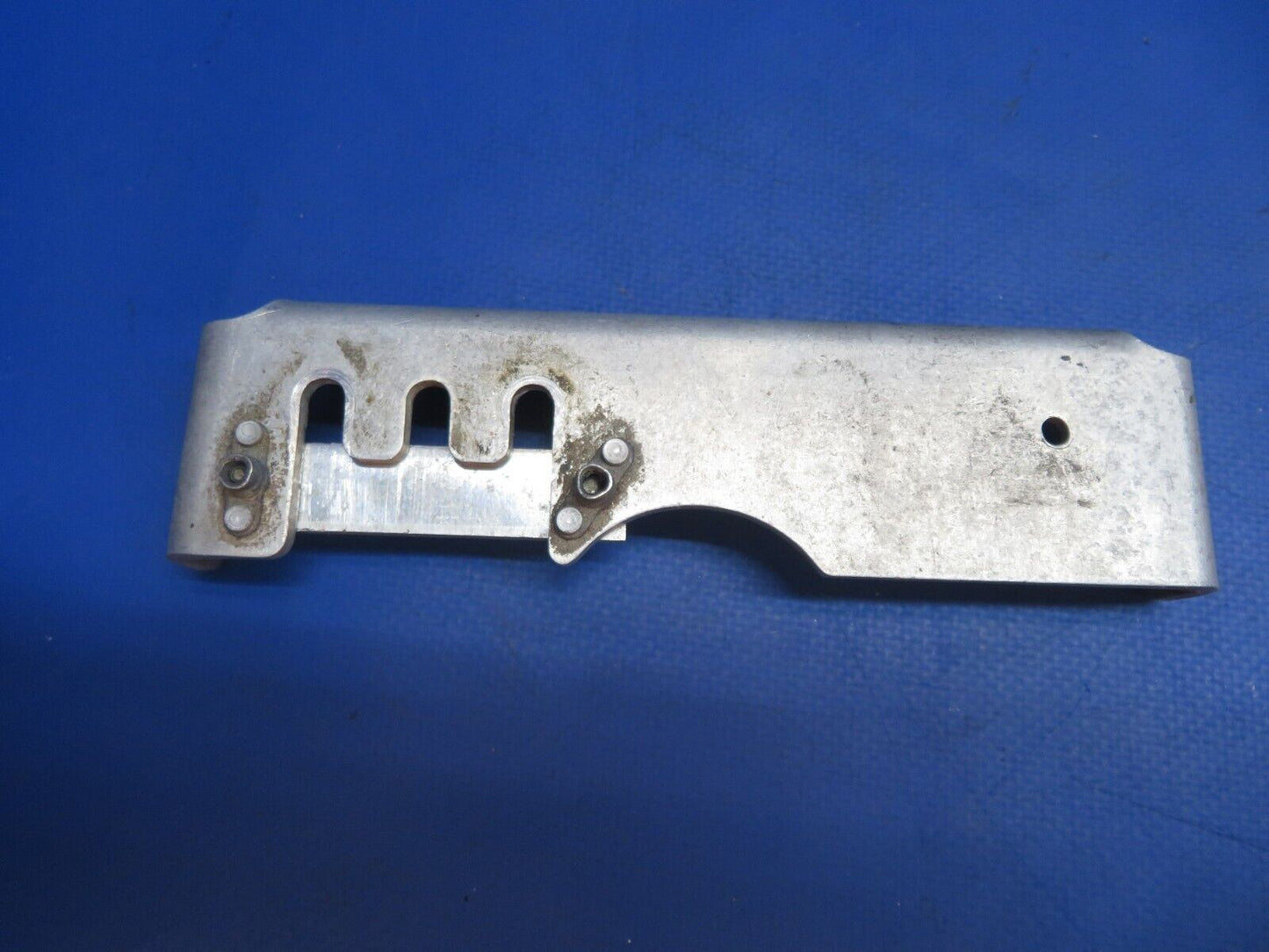 Piper PA-28-180 Cherokee Bracket Assy Engine Controls P/N 67224-00 (0323-752)