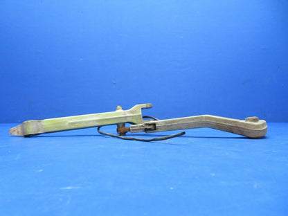 Cessna 310 RH Side Brace Link LWR & Upper w/ Bellcrank 0841102-4 (1123-374)