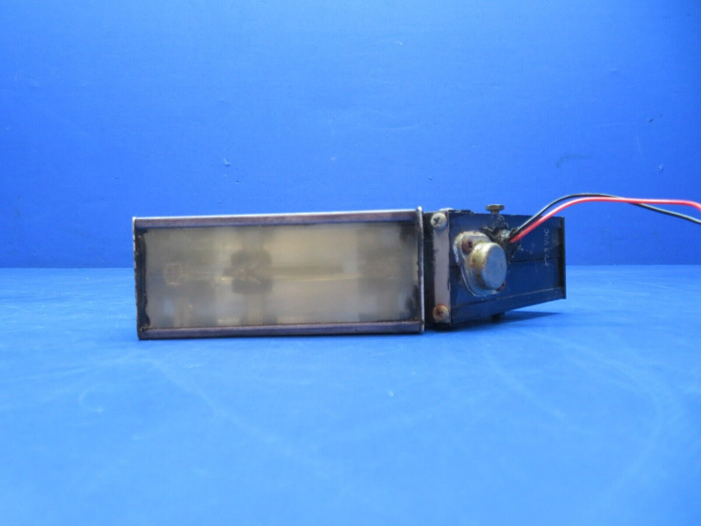 Cessna 310 / 310Q Grimes Navigational Strobe Light 28v P/N 30-0515-1 (0923-392)
