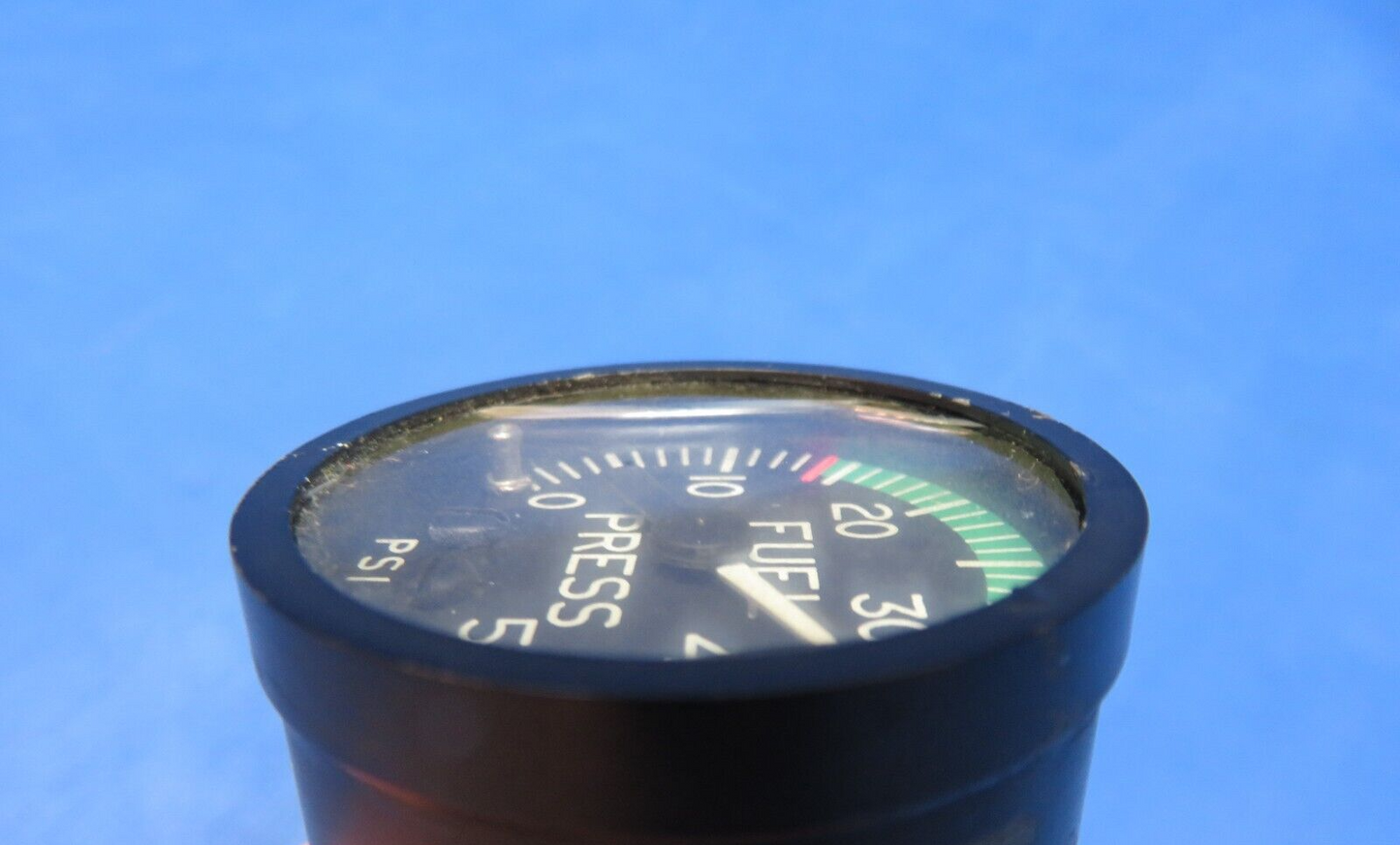 B & D Instruments Fuel Pressure Indicator P/N 1101-003 CORE (1023-510)