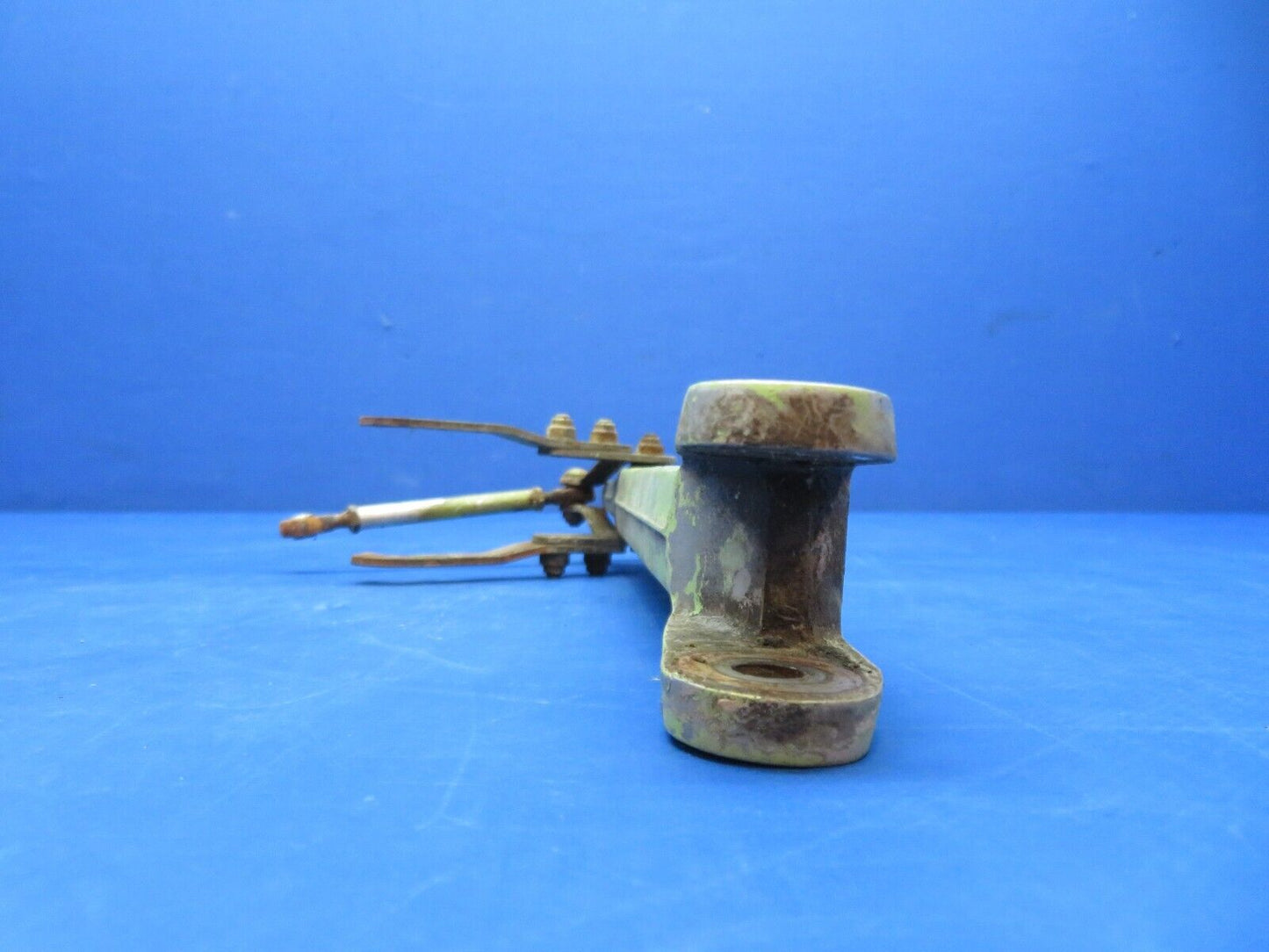 Cessna 310 RH Side Brace Link LWR & Upper w/ Bellcrank 0841102-4 (1123-374)