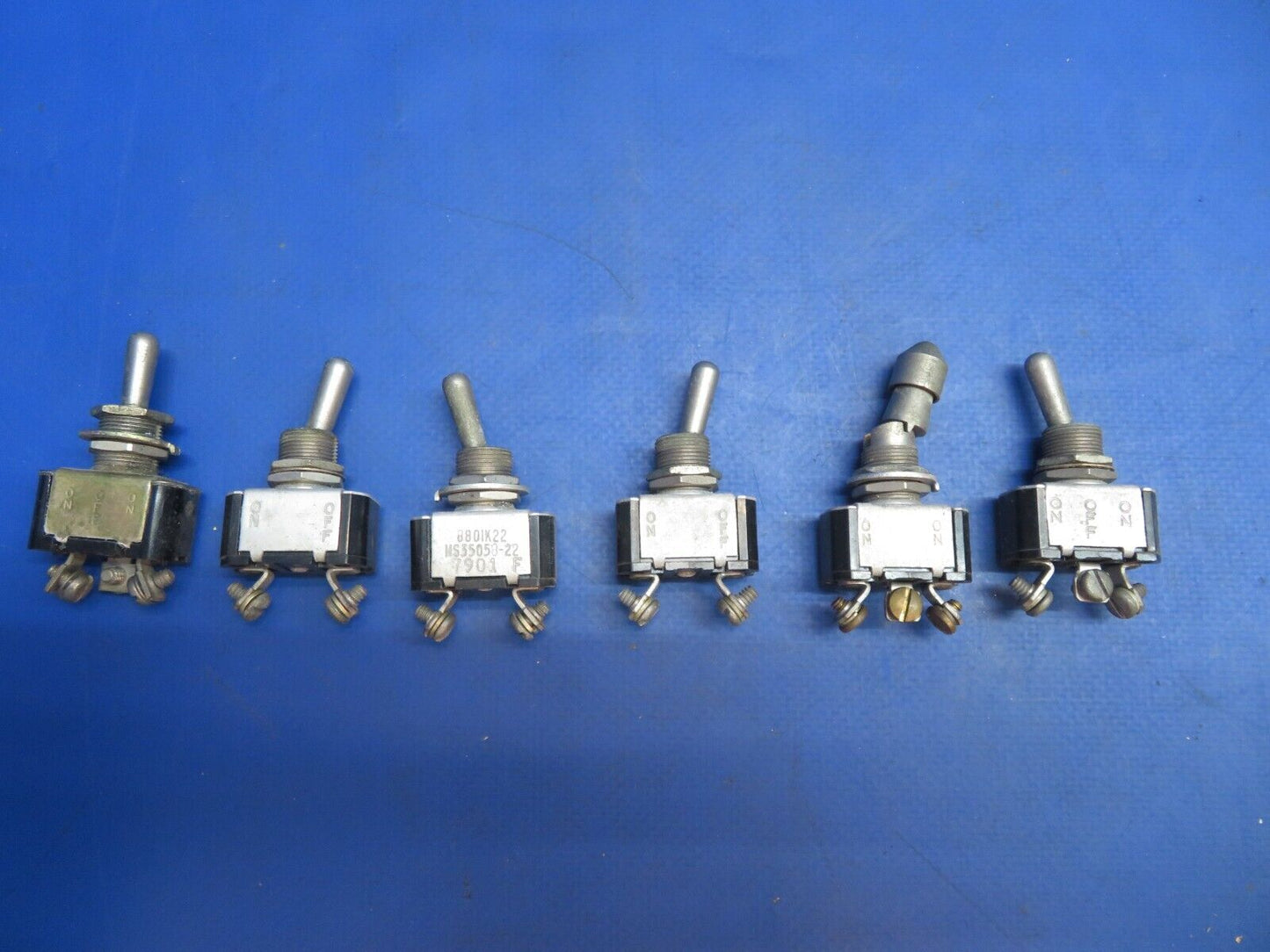 Piper Aerostar 602P Toggle Switch P/N MS25125-C3, MS35058-22 LOT OF 9 (0123-970)