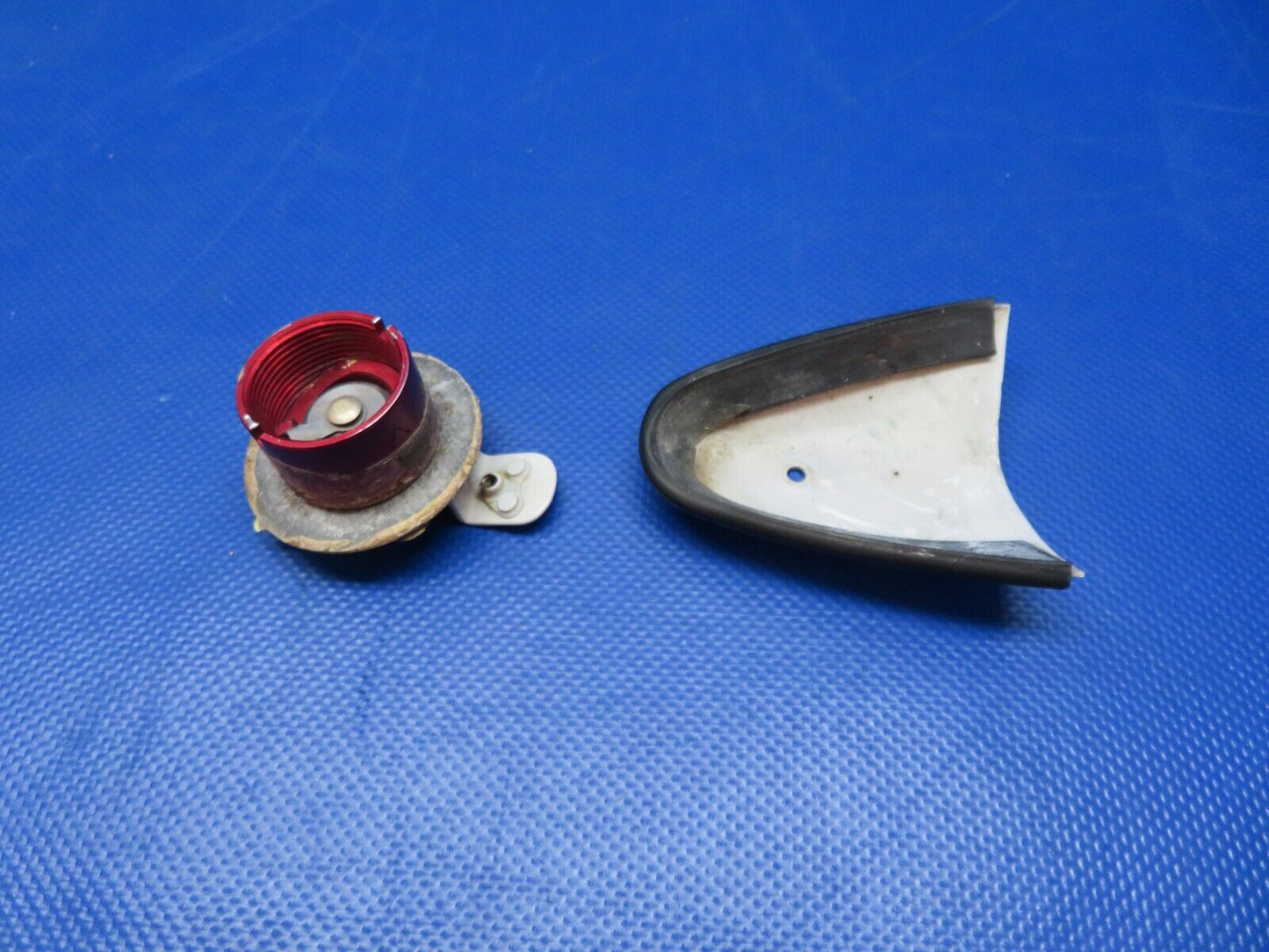 Cessna 401 / 401A Duke Relief Valve Cover Assy Tip Tank P/N 9910021-1 (0124-189)