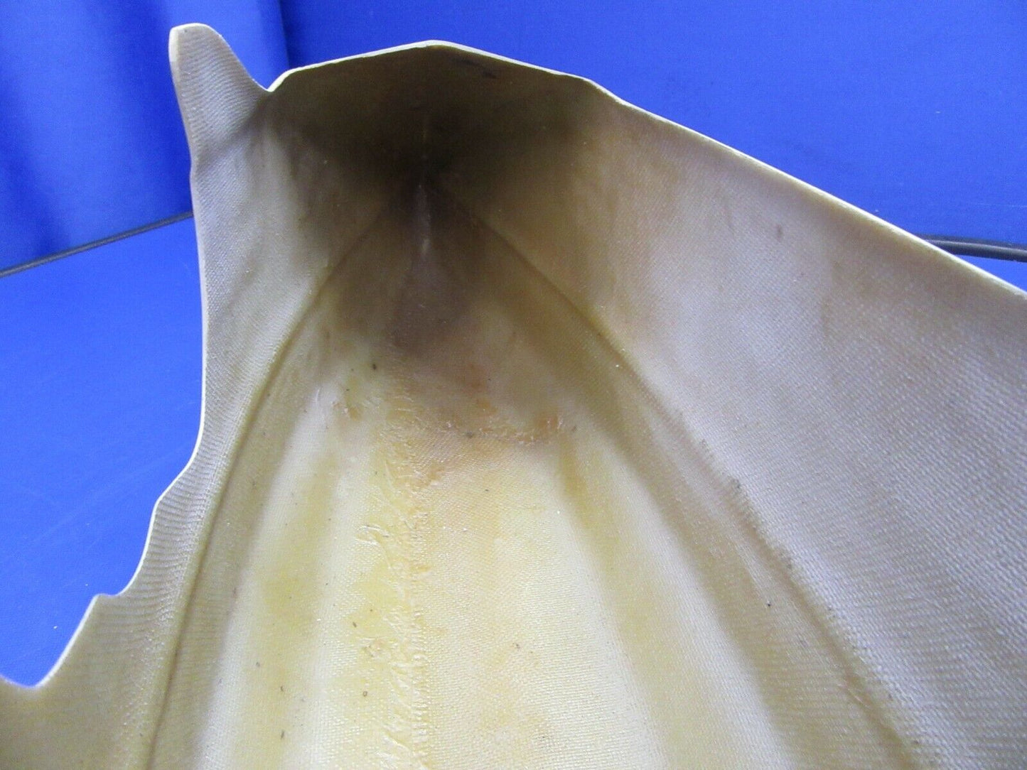 Cessna 1971-1973 Wheel Pant / Fairing Fiberglass LH P/N 0741046-201 (0621-651)