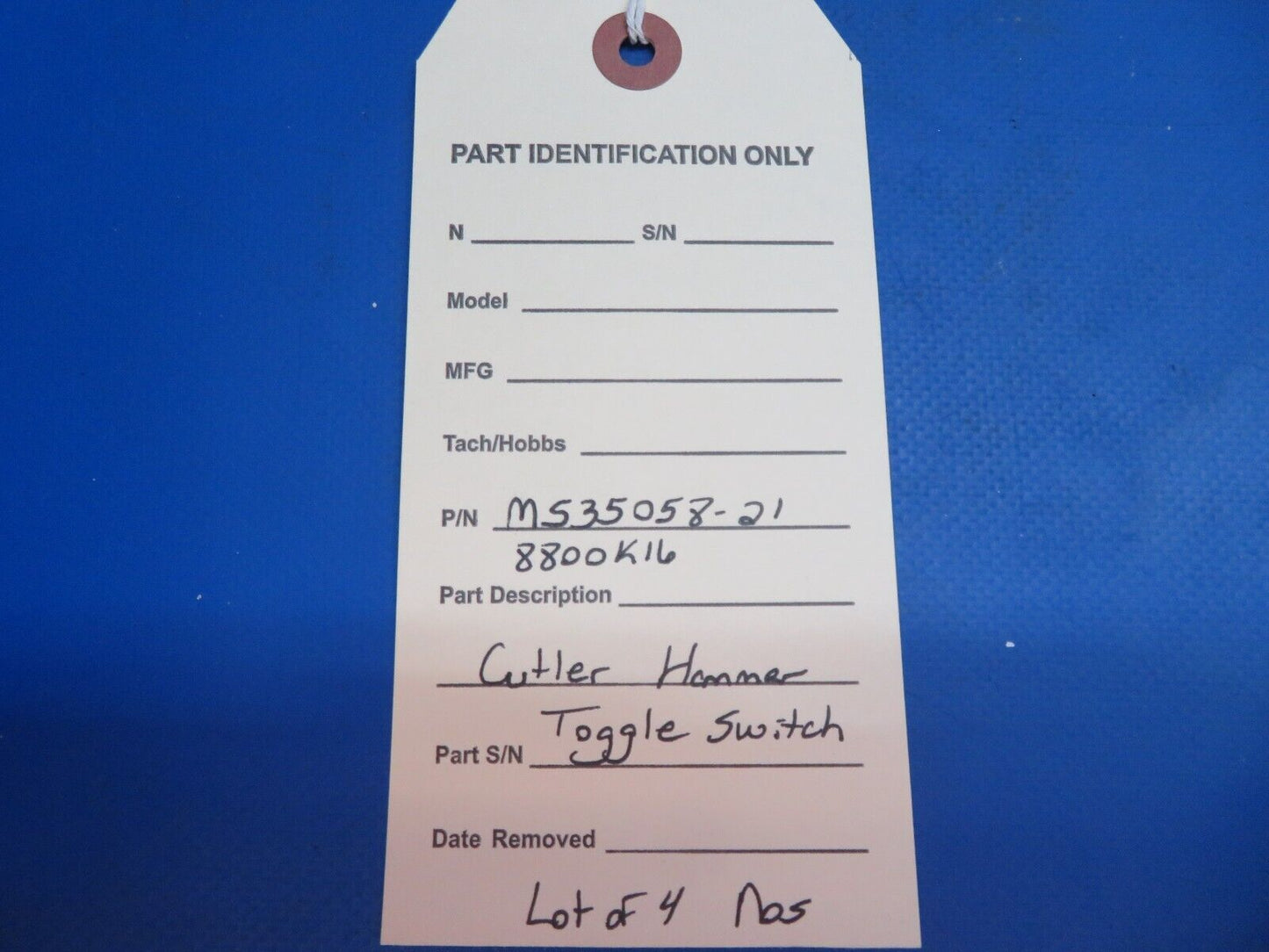 Cutler Hammer Toggle Switch P/N M535058-21 LOT OF 4 NOS (1222-930)