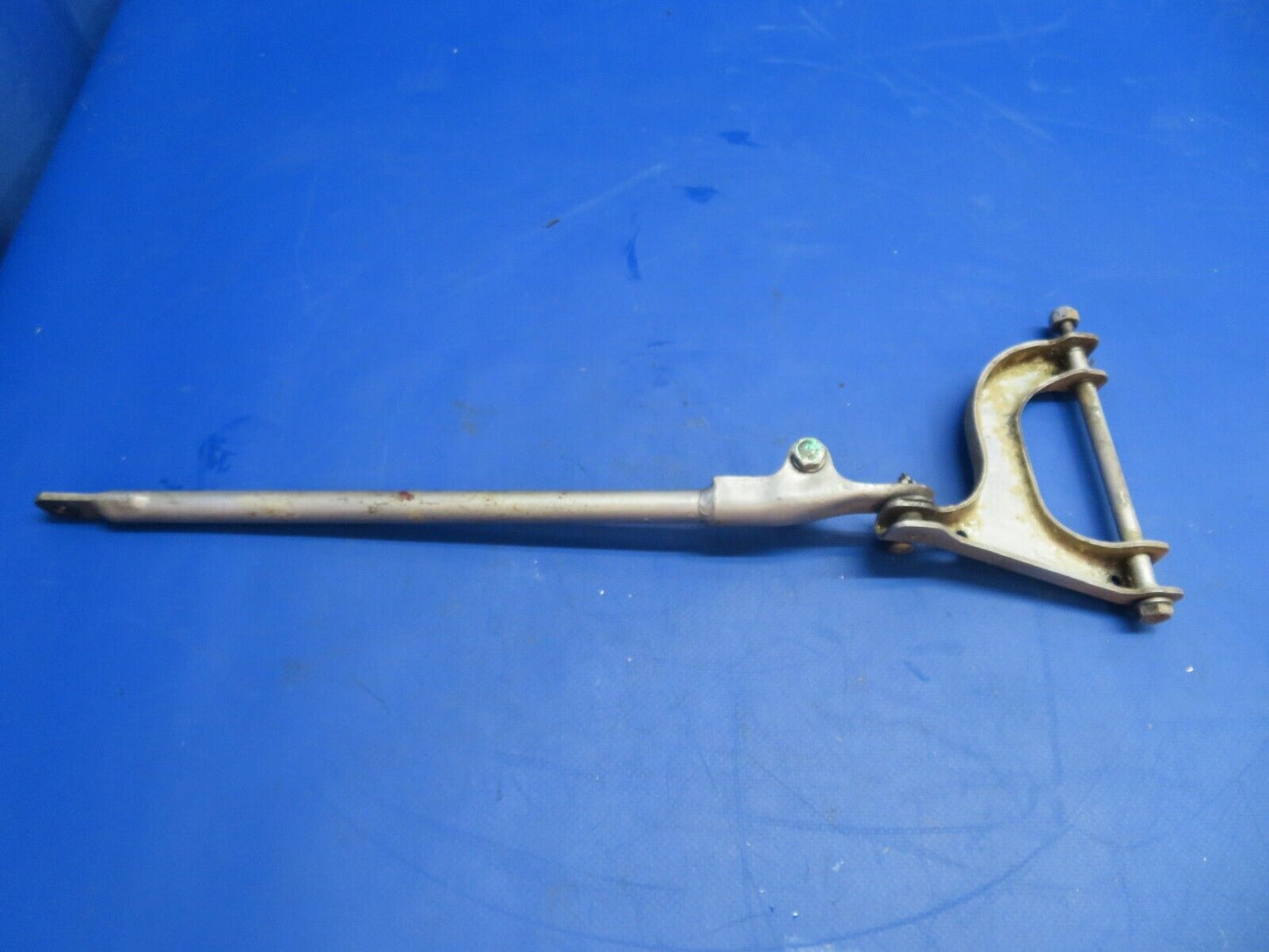 Beech C-35 Bonanza Landing Gear Door Actuator Idler LH P/N 35-815118 (1222-522)
