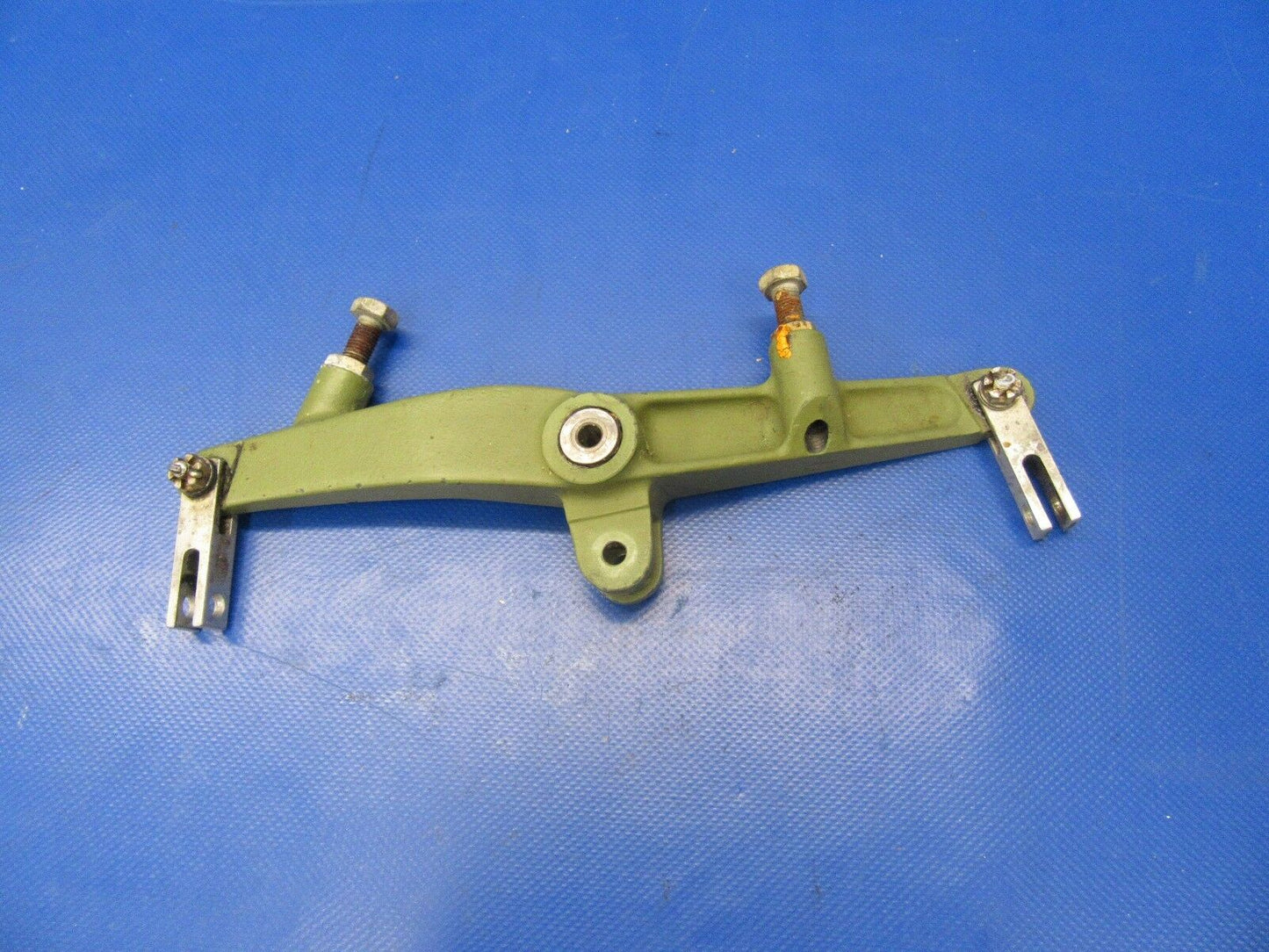 Beech Baron Bellcrank Assy LH Aileron P/N 35-521158-7 (0717-70)