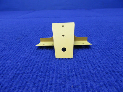 Beechcraft / Beech Angle NOS P/N 58-530139-9 (1221-492)