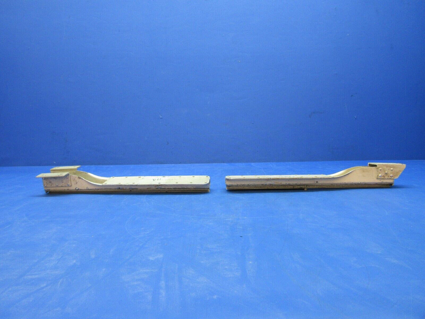 Cessna 310 / 310I RH Seat Track Assy INBD & OTBD P/N 0812987-6 (1023-705)