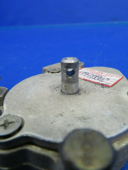 Beech Baron 58P Janitrol Fuel Selector Control RH HE7001-5 (0320-462)
