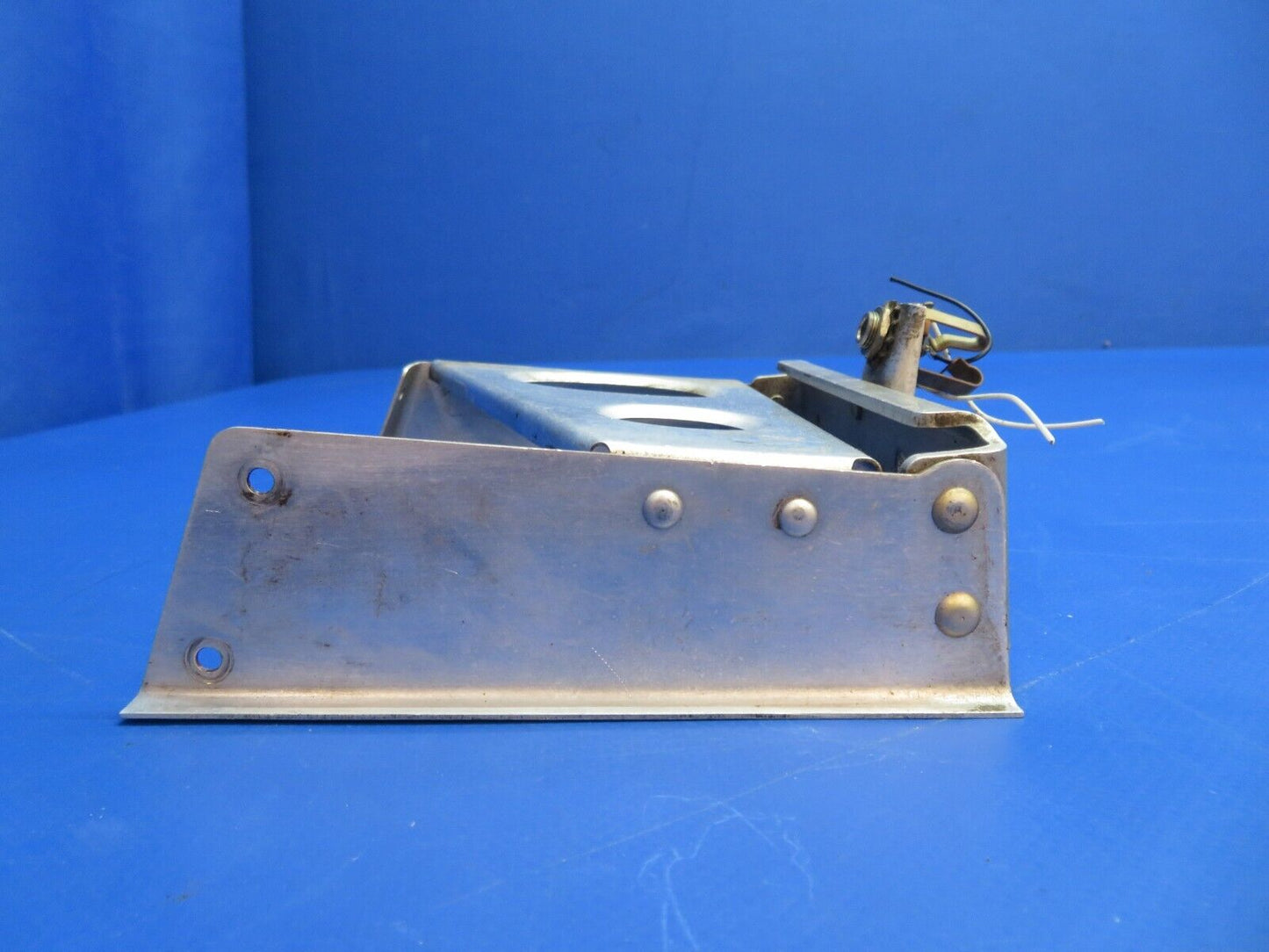 Piper PA-28R-200 Arrow Support Assy Engine Control P/N 67206-02 (1022-702)