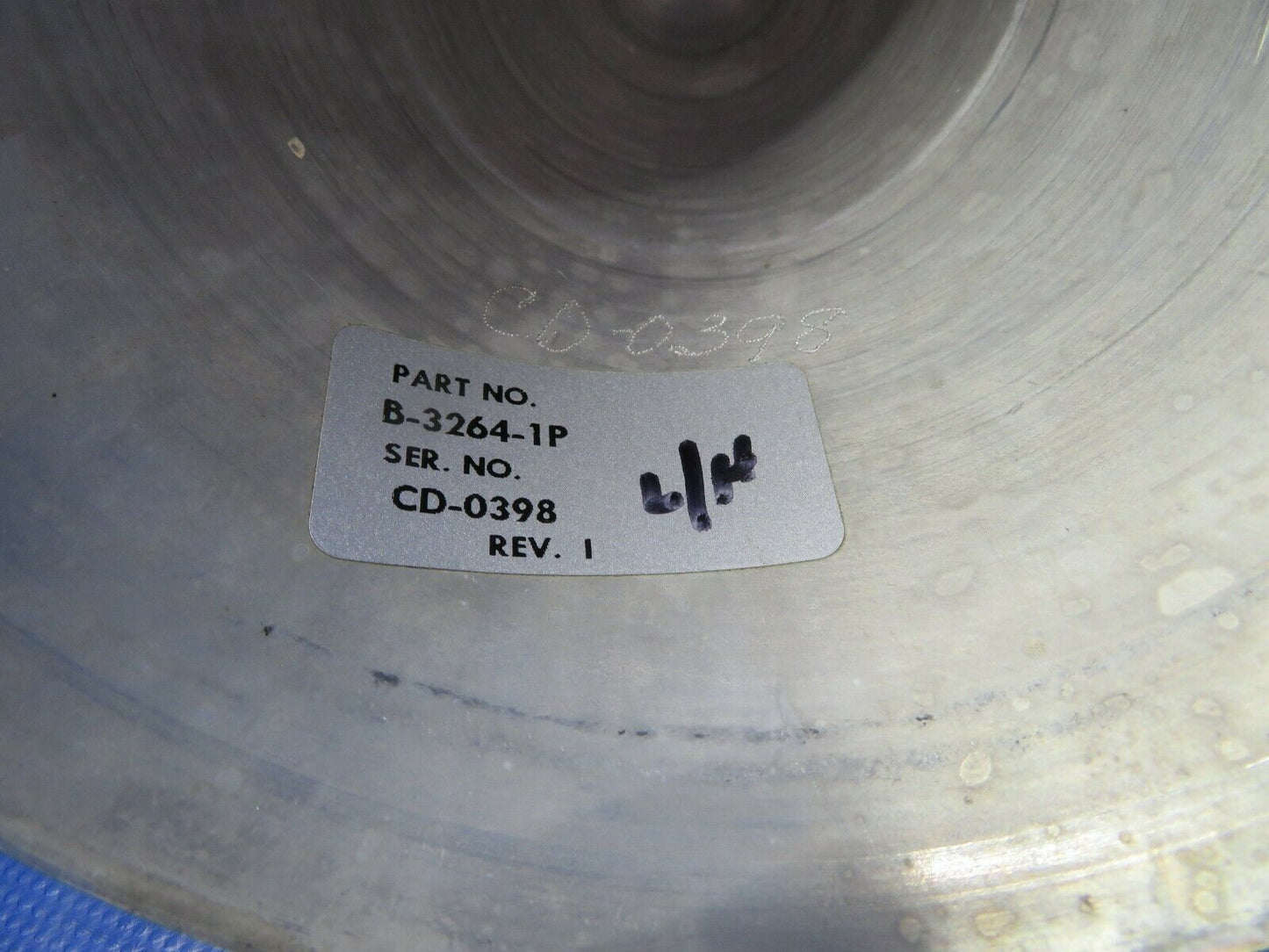 Beech Baron 95-A55 Spinner & Bulkhead Hartzell 3 Blade C-3278-2P (0420-313)