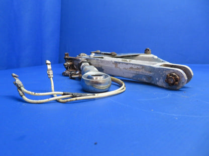 Piper PA-28R-201T RH Main Gear Truss w/ Link & Switch P/N 67025-06 (1122-798)