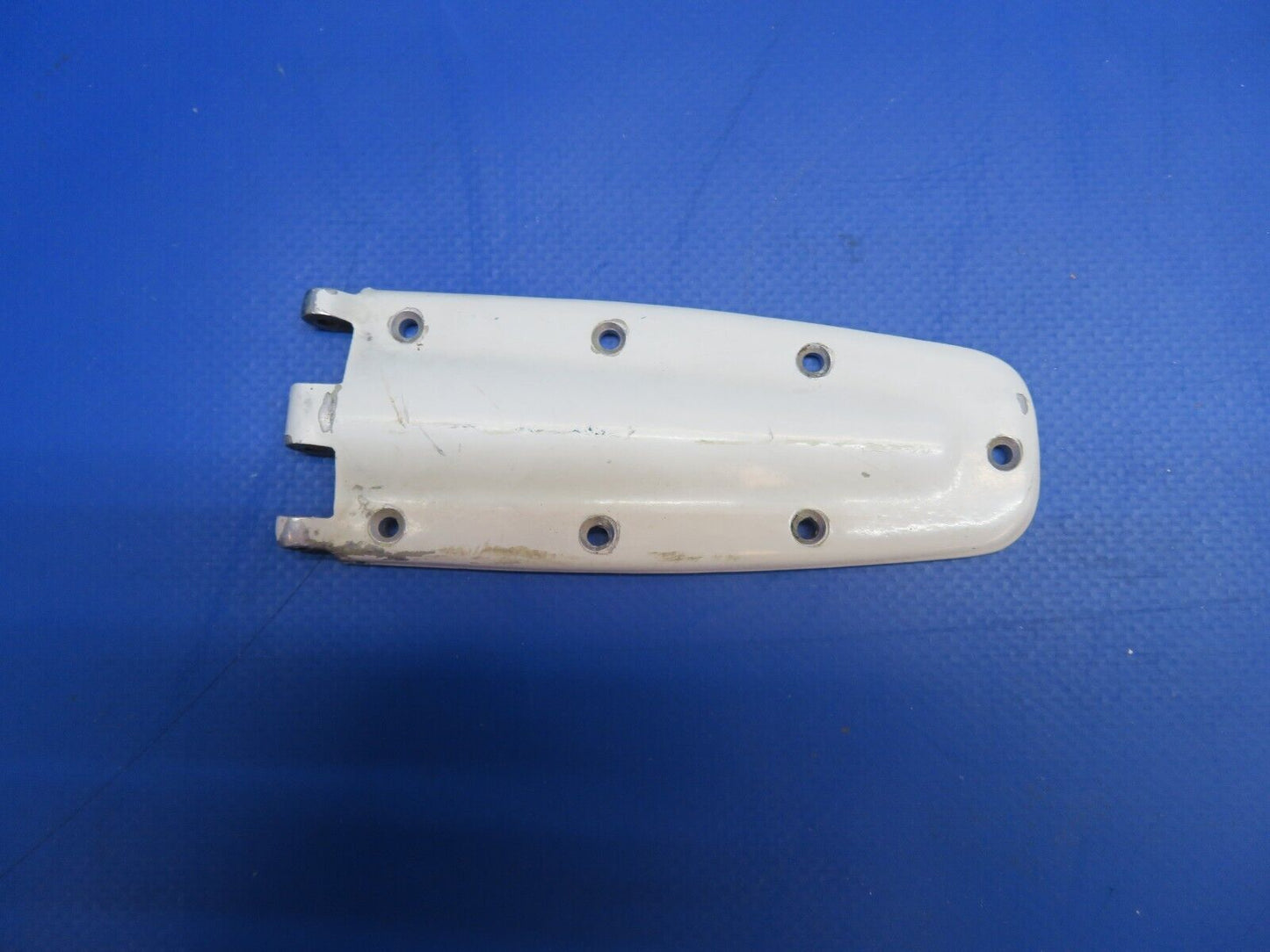 Cessna 210 Cabin Door LWR AFT Hinge P/N 0711037-21 (1122-109)