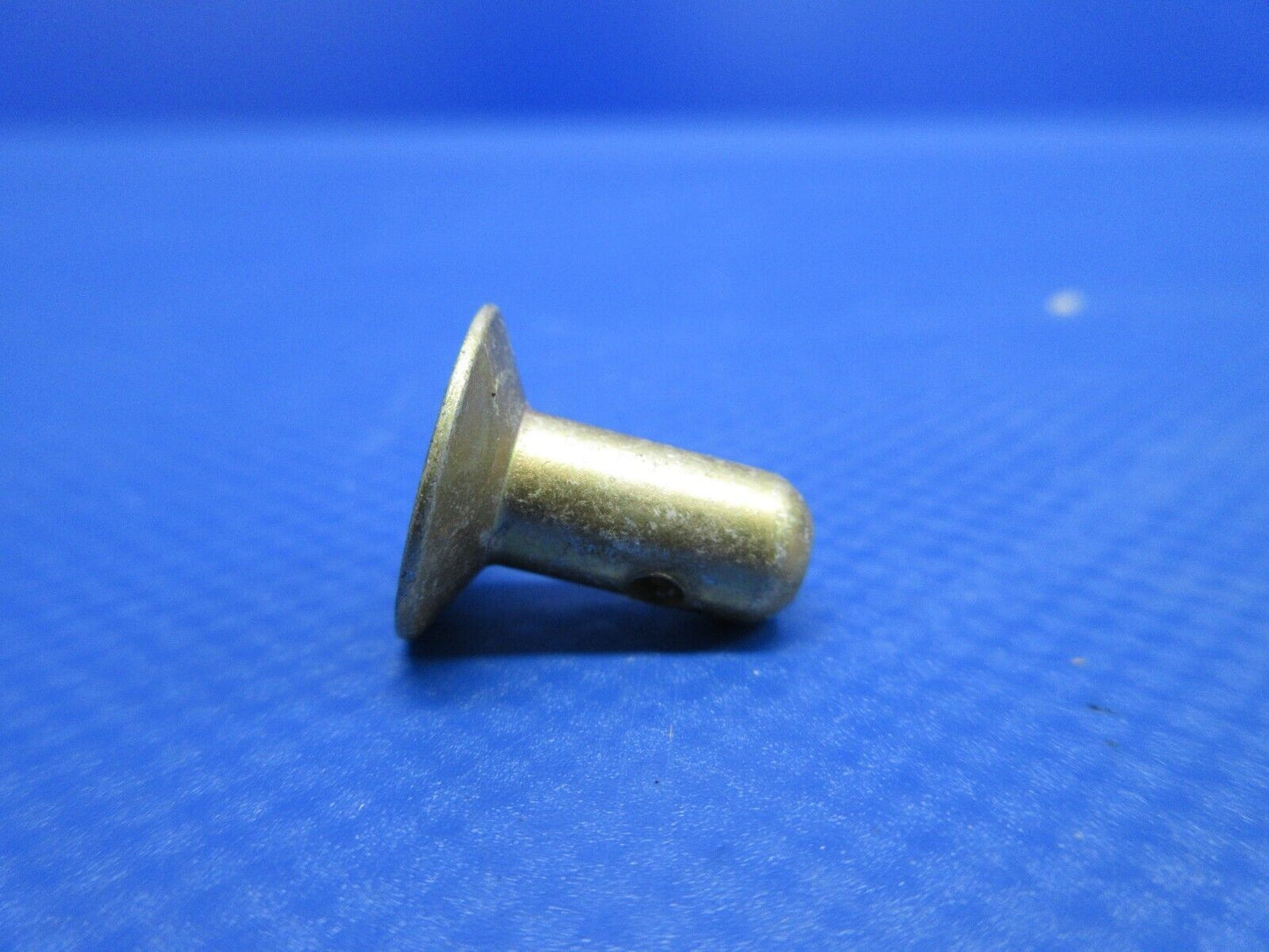 Beechcraft Studs P/N 1301765SF20 LOT OF 10 NOS (0224-1659)
