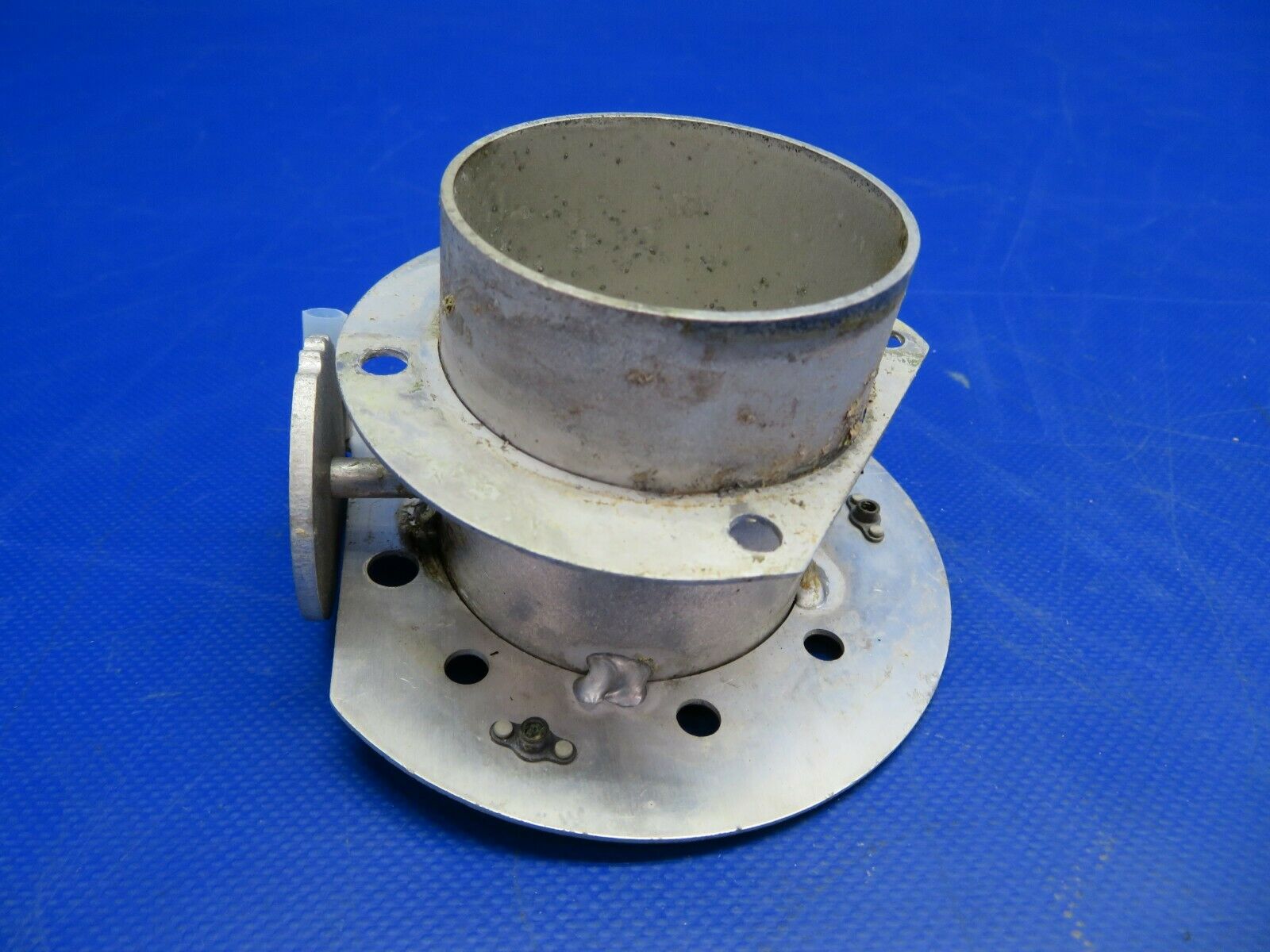 Piper PA-32RT-300 Lance II Vent AFT LH P/N 68556-00, 68556-000 (0620-303)