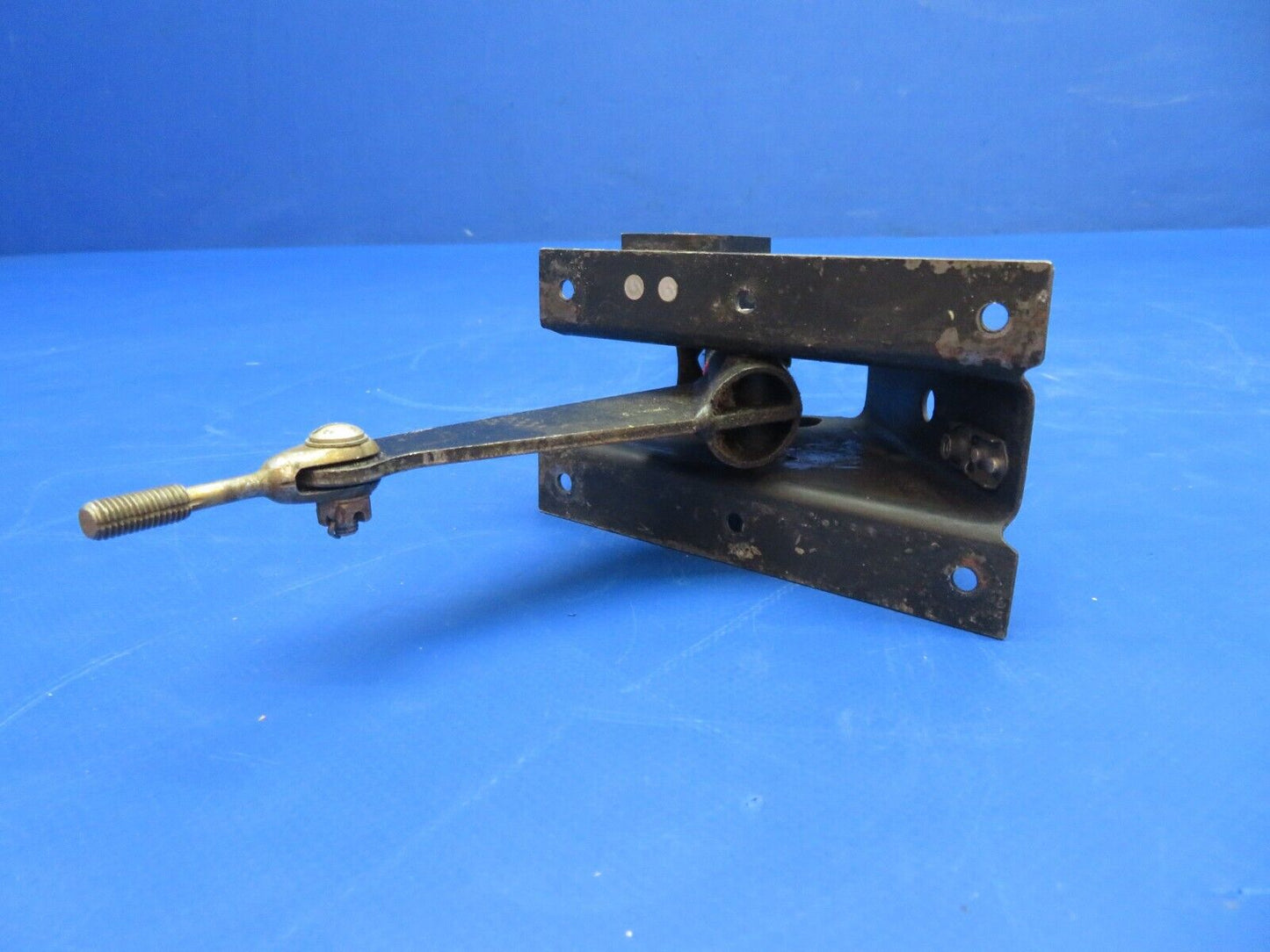 Piper PA-28R-200 Arrow Lever Handle Assy Flap Control P/N 67582-03 (1022-715)