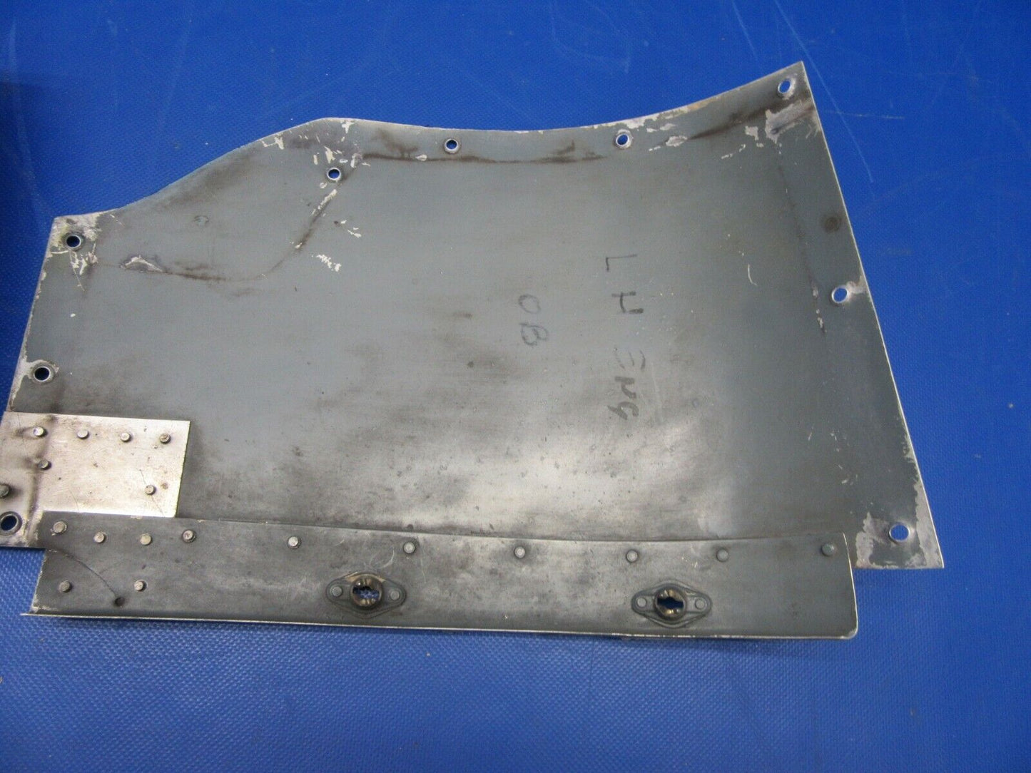 Beech 95-B55 Engine Cowl Door RH INBD & LH OTBD P/N 96-910011-624 (0721-325)