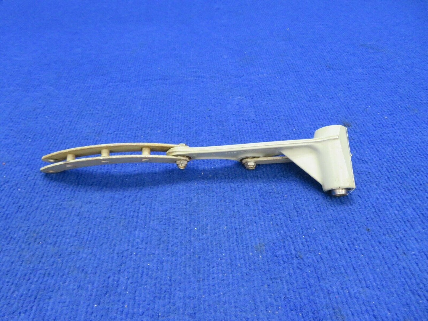 Cessna 310 Bellcrank Assembly Rocker Arm w/ Link LH P/N 0841104-3 (0422-429)