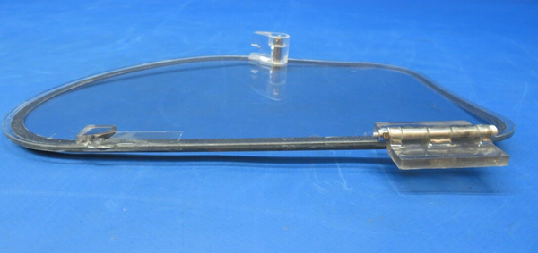 Diamond DA-42 RH Window Assy No Tint.  P/N DA4-5210-21-53 FOR PARTS (0623-555)