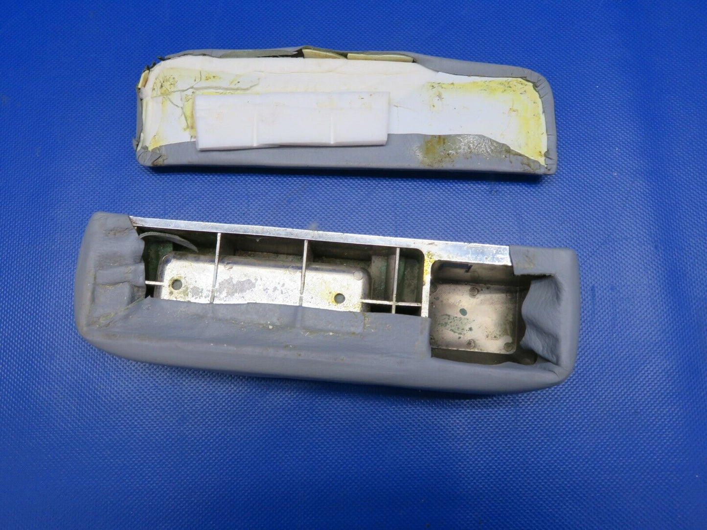 Piper PA-32R-300 Lance Arm Rest RH P/N 66710-17 (0121-199)