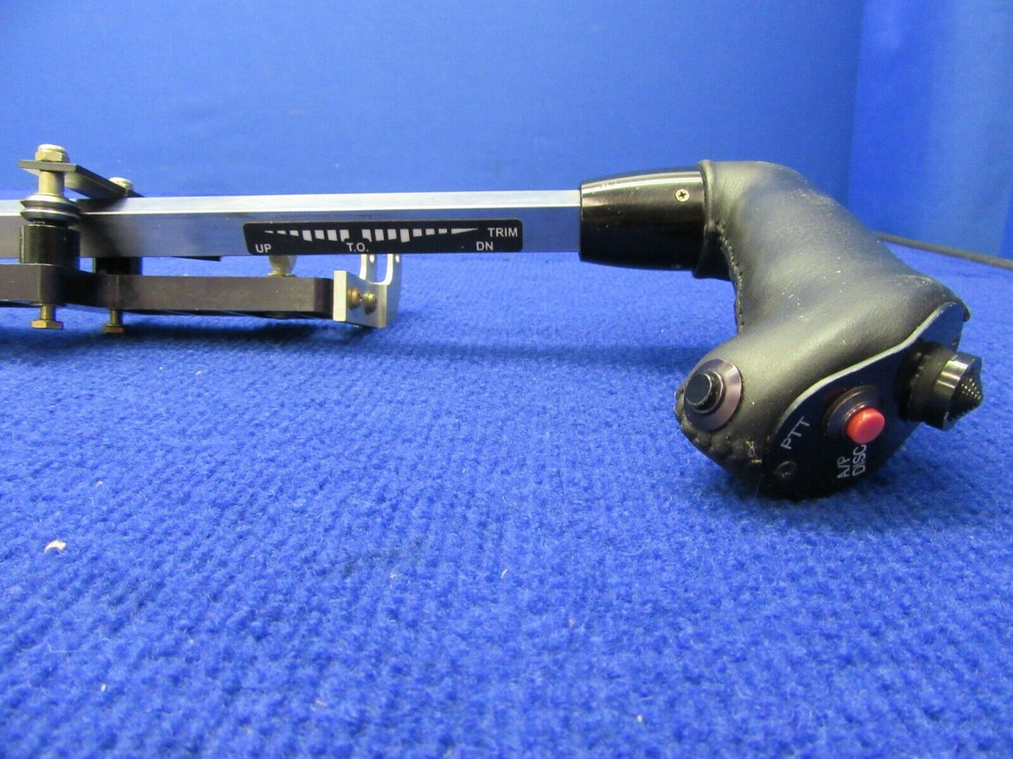 Cirrus SR-22 Yoke Grip Assy RH P/N 11995-004 (0122-301)