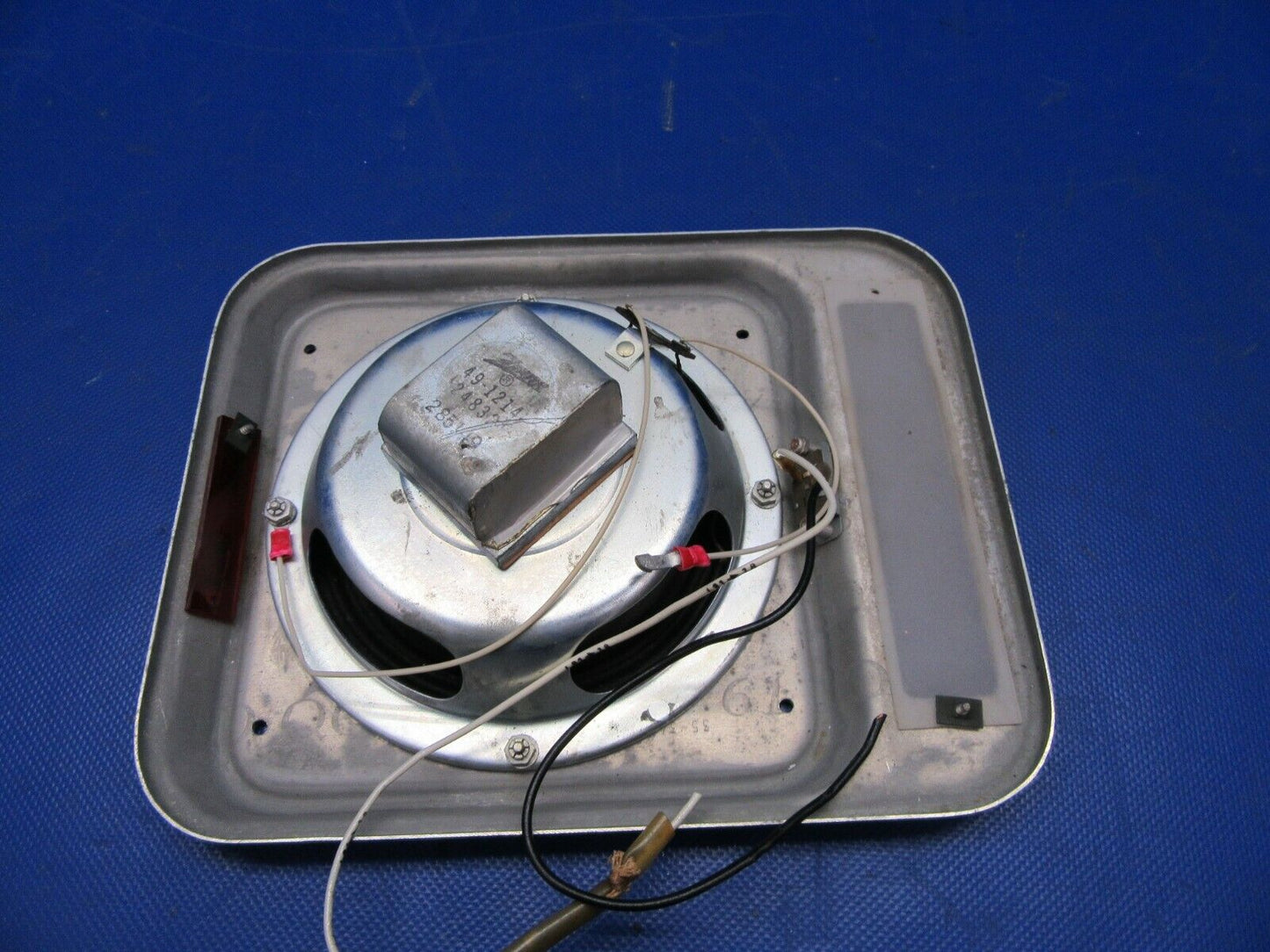 1955 Beech F35 Overhead Dome Light & Radio Speaker P/N 35-344140-602 (1021-398)
