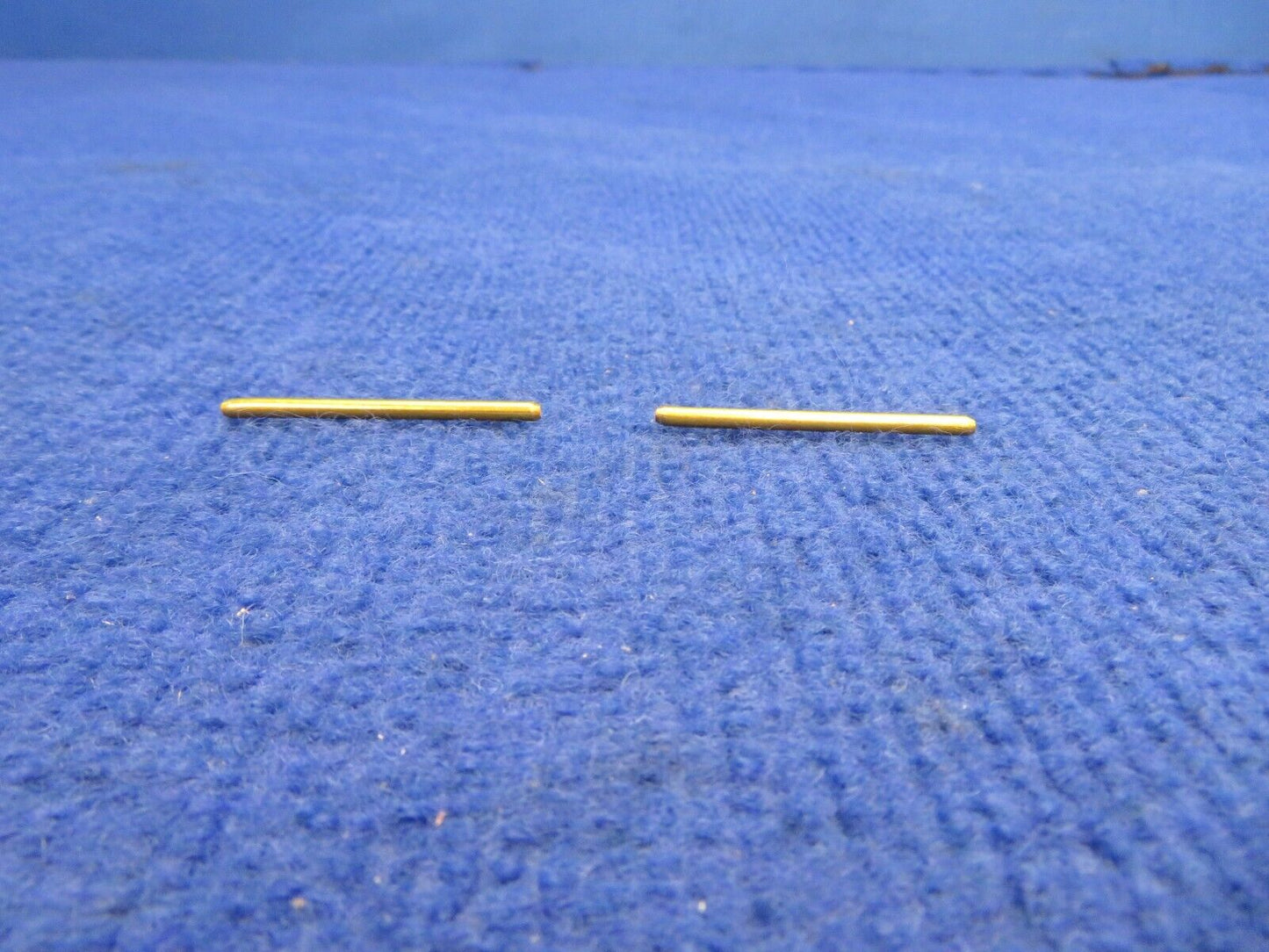 Cessna Hinge Pin P/N 0711038-1 LOT OF 2 NOS (0522-425)