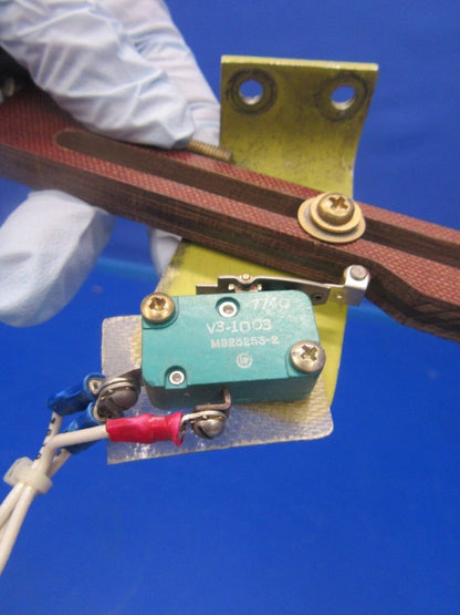 Beech Baron 58P Throttle Warning Safety Switch Assy P/N 95-324006-121 (0318-65)