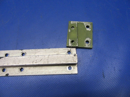 Beech Baron 95-B55 Seat Track Middle Row INBD / OTBD P/N 002-430021-39 (1121-369